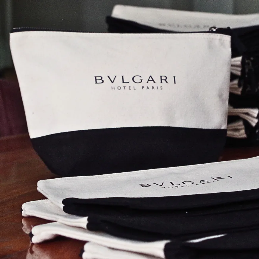 Pochette premium réalisée pour les clients du BVLGARI Hotel Paris.