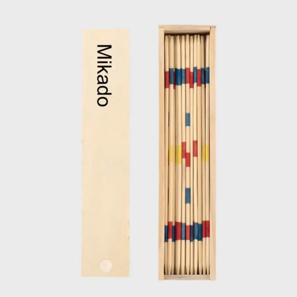 Jeu de mikado en bambou dans boîte bois